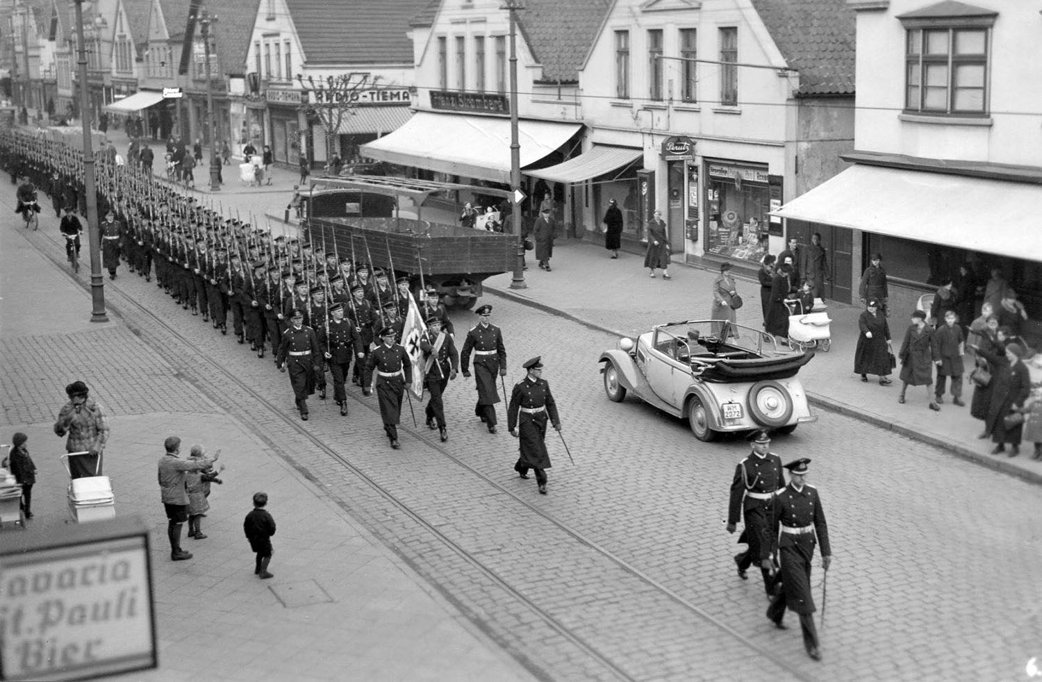 German Kriegsmarine Headquarters Battalion marching through the Streets of Wilhelmshaven