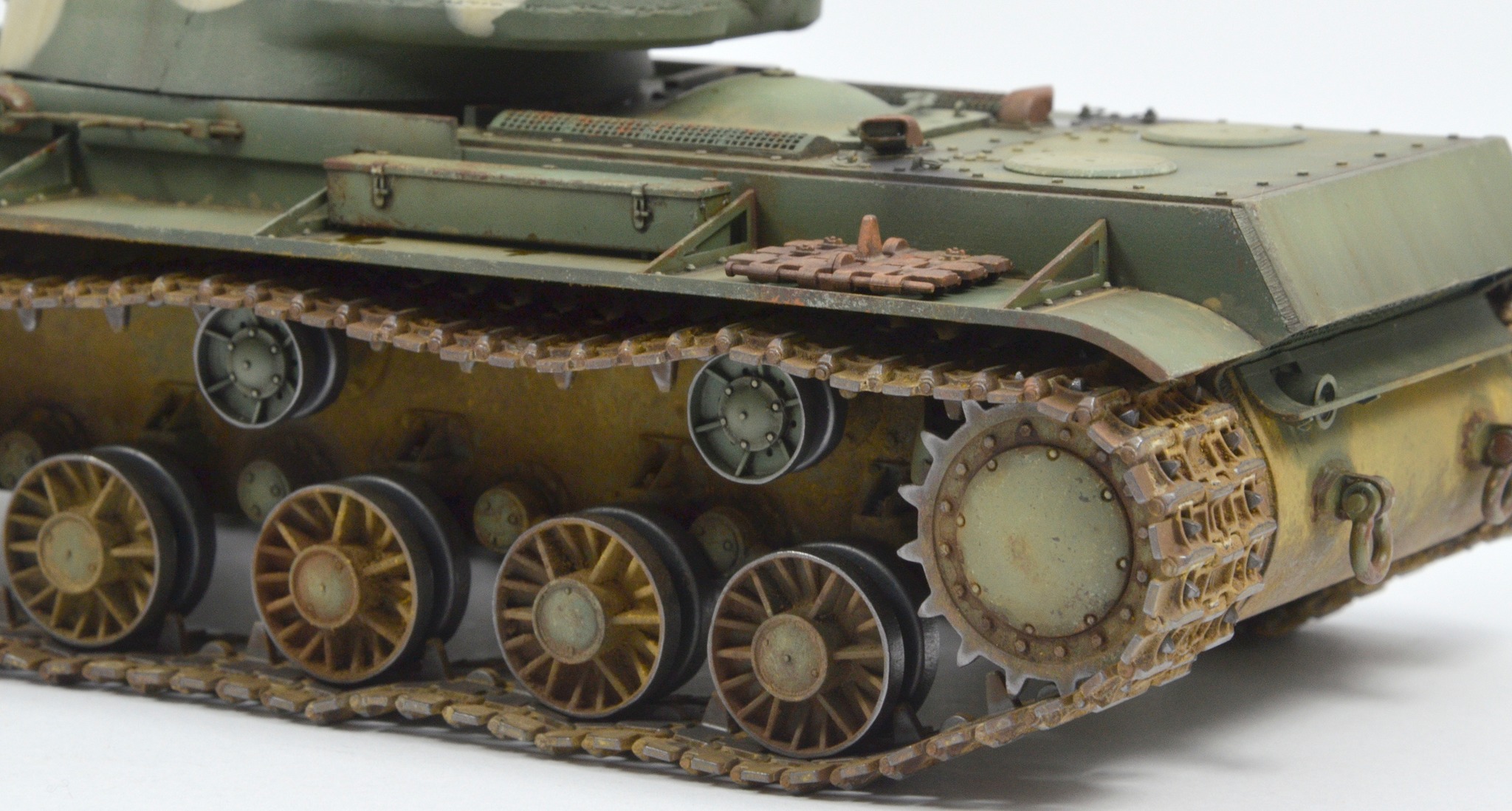 KV-1 Prod. 1942 WW2 Soviet Tank Scale Model