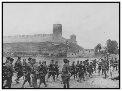A column of German infantry crosses the Narva River. Ivangorod, 1941