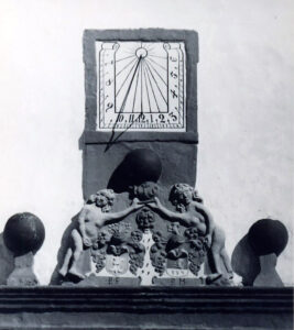 Old Narva. Rüütel 18, old pharmacy, top of the portal. 1671.