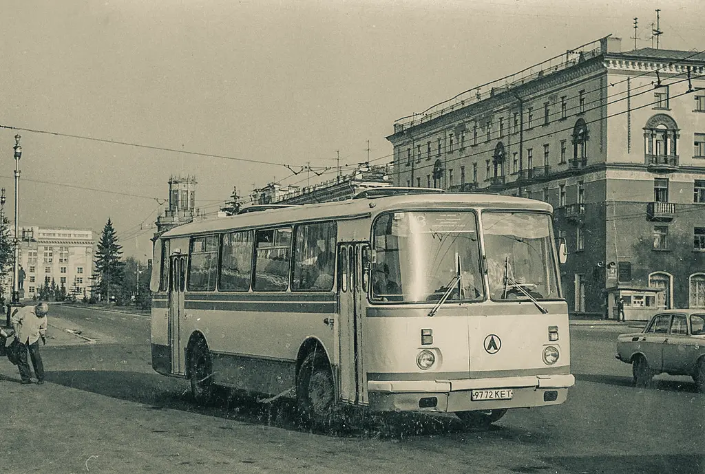 LAZ-695N Bus